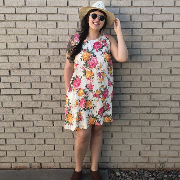 Cynthia Rowley Dresses & Skirts - NWT Cynthia Rowley Floral Linen Dress - XL